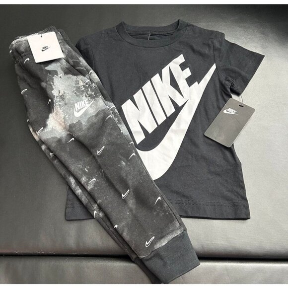 NWT Nike Space Dyed Jogger & Tee Set Boys Size 3T - Picture 1 of 3